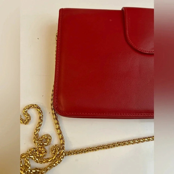 ! Rare Vintage, 1980's Yves Saint Laurent red bag with gold chain - Picture 9 of 14